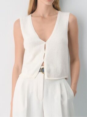 Aritzia Basque Sweater Vest